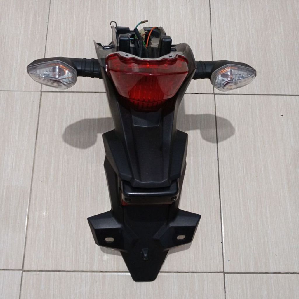 spakbor belakang honda crf 150 original