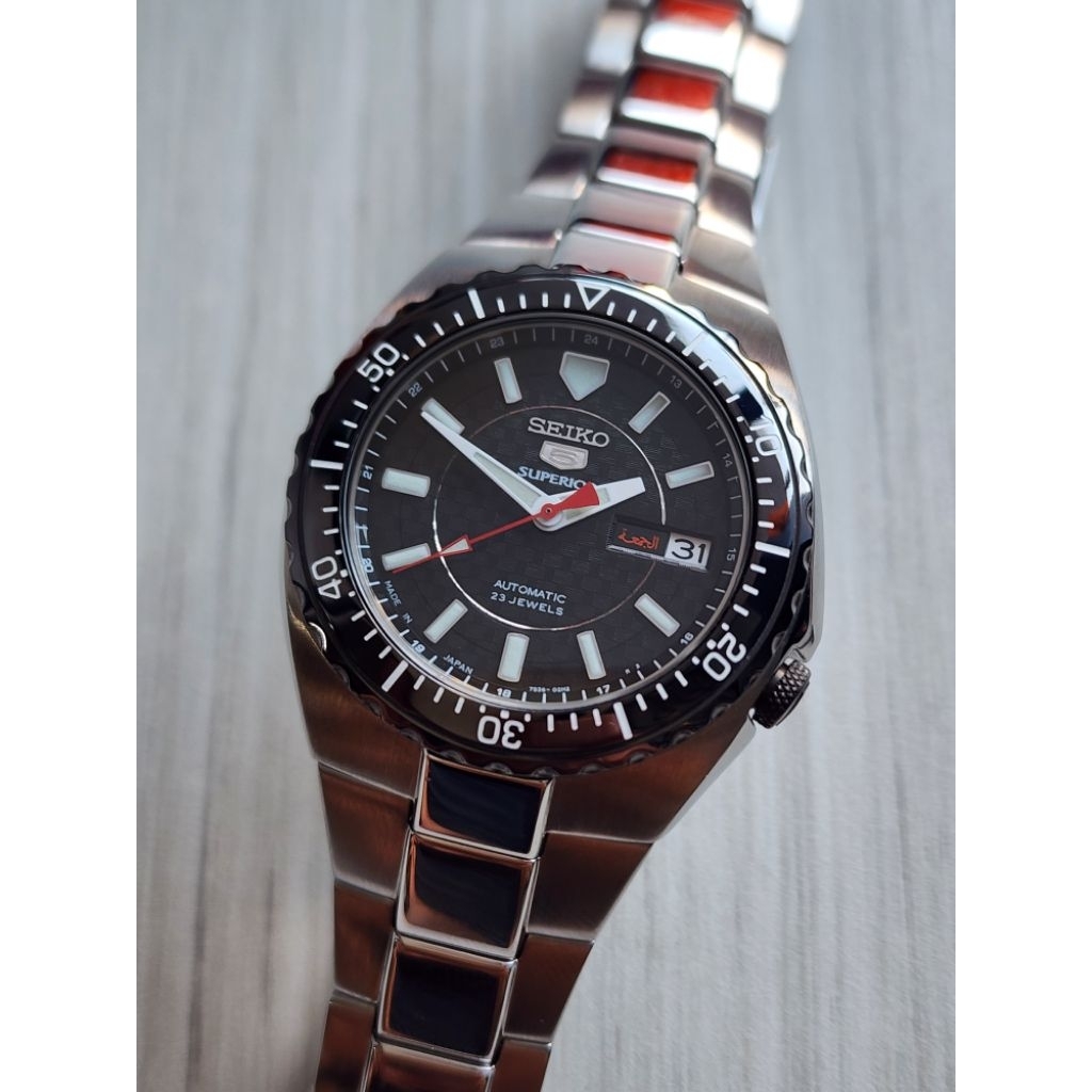 Seiko 5 Superior Automatic SNZD37J1 Carbon Fiber Dial Made In Japan RARE