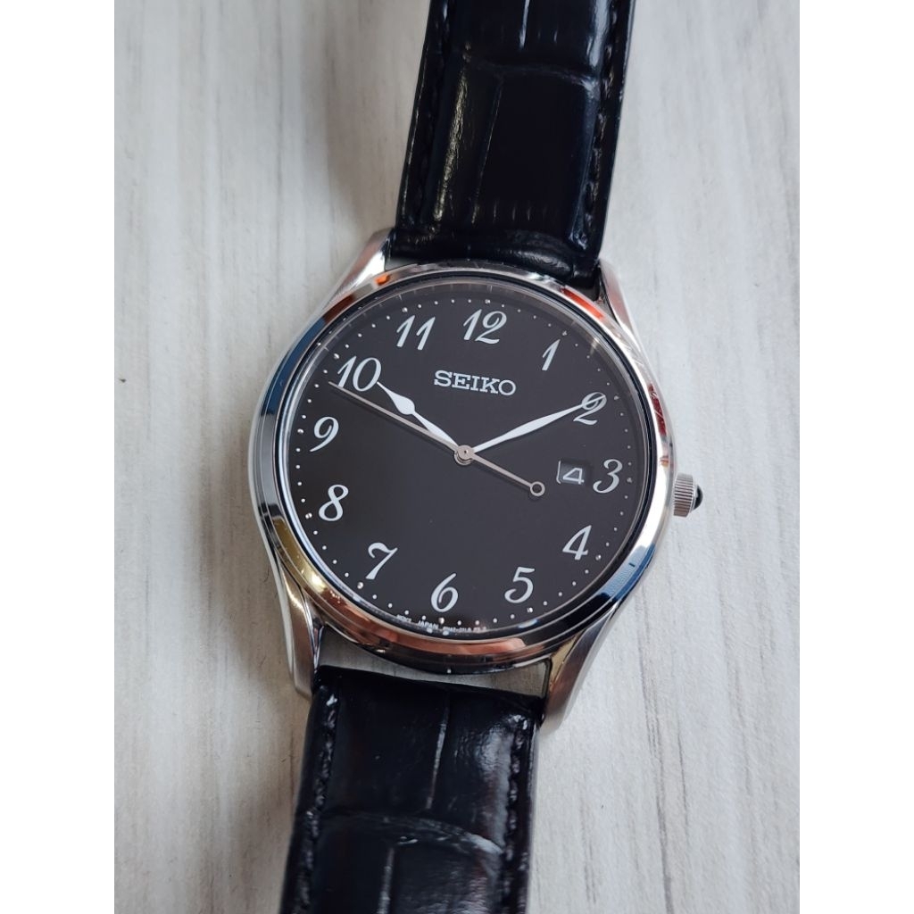 Seiko Neo Classic Quartz Black Dial Sapphire Crystal SUR305 Cal.6N42