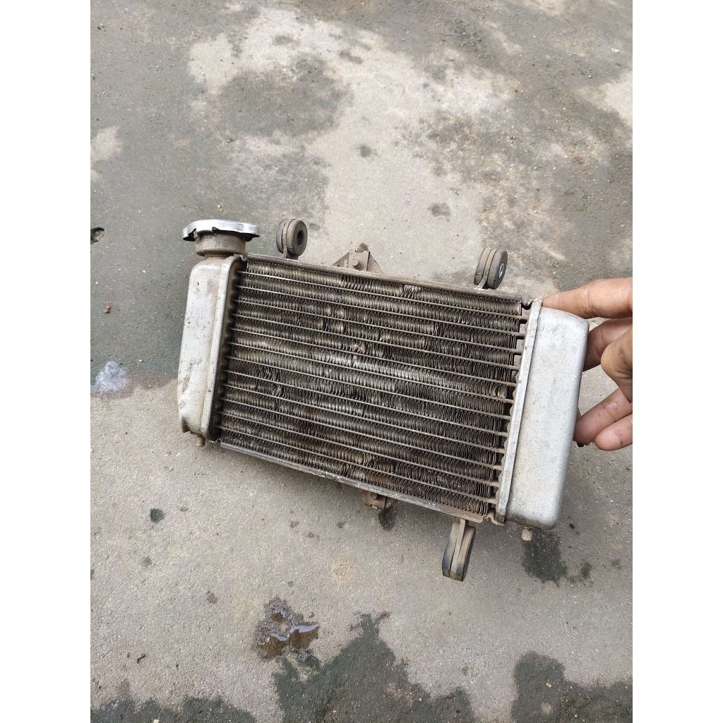 RADIATOR YAMAHA VIXION NEW 2014 ORIGINAL BEKAS COPOTAN