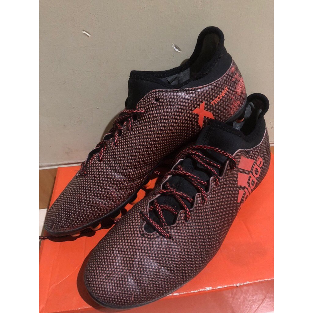 Preloved Sepatu Bola (44)