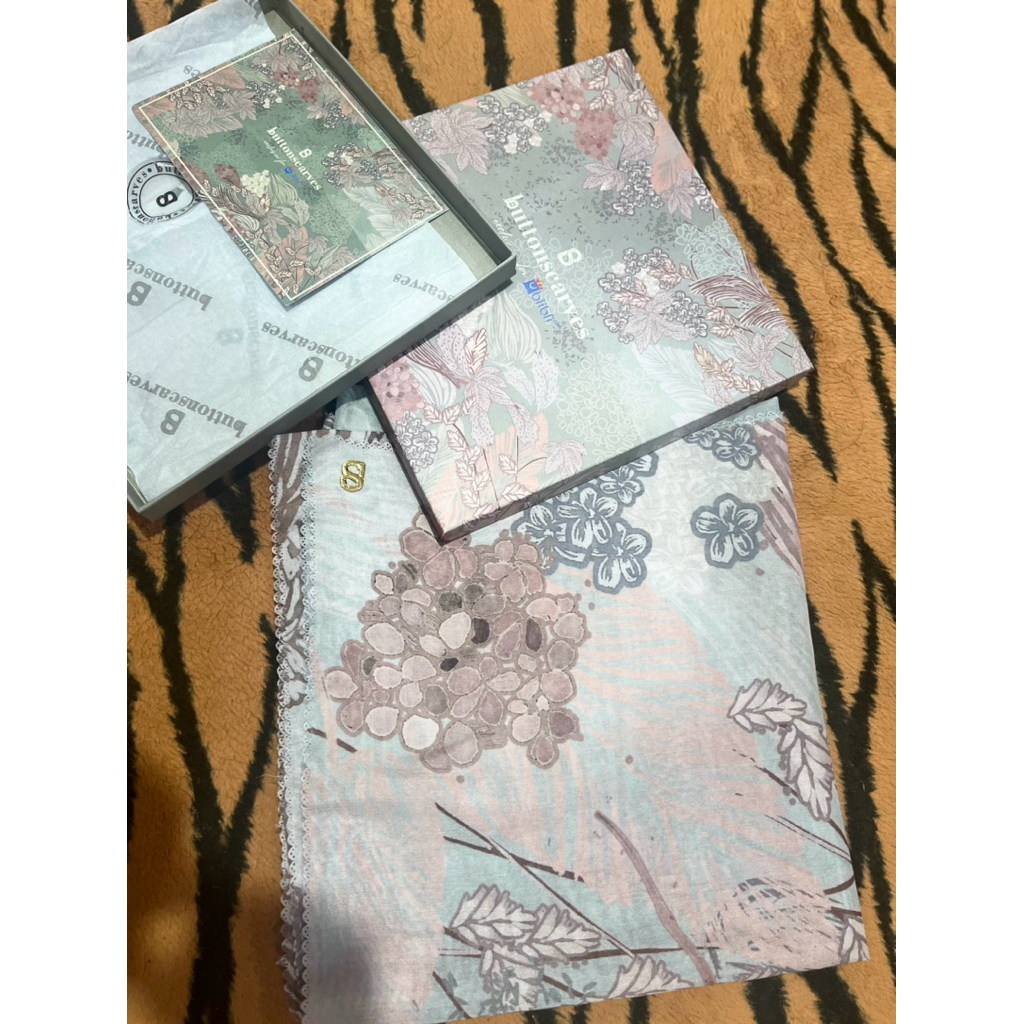 Preloved Buttonscarves Lilac Series Mint