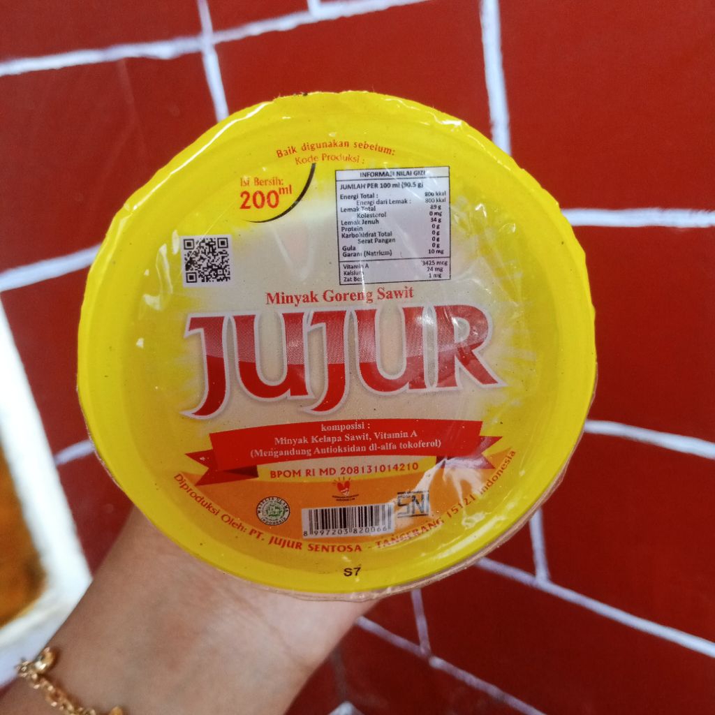 Minyak Goreng Sawit JUJUR Cup Gelas 200 ml - Ekonomis, Praktis, Higienis