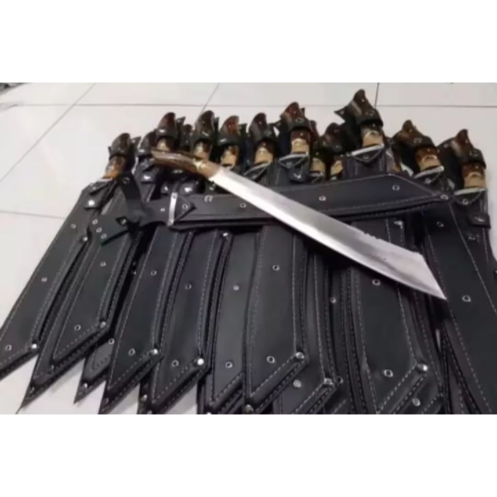 Bedog Patimura Replika Pajangan – Aksesori Dekorasi Bernuansa Tradisional