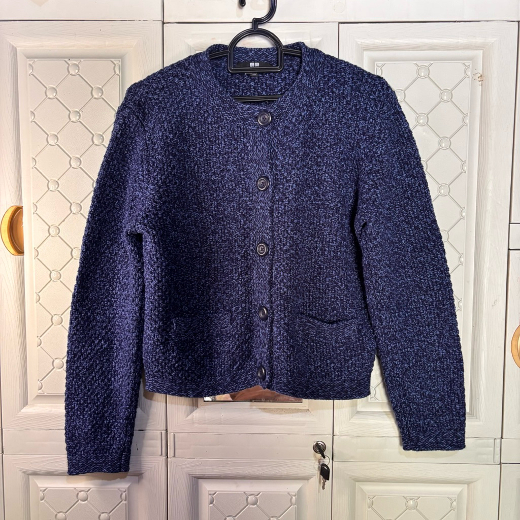 [ Preloved ] JANGAN CHECK OUT UNIQLO - Short Knitted Jacket Blue Tweed Cardigan