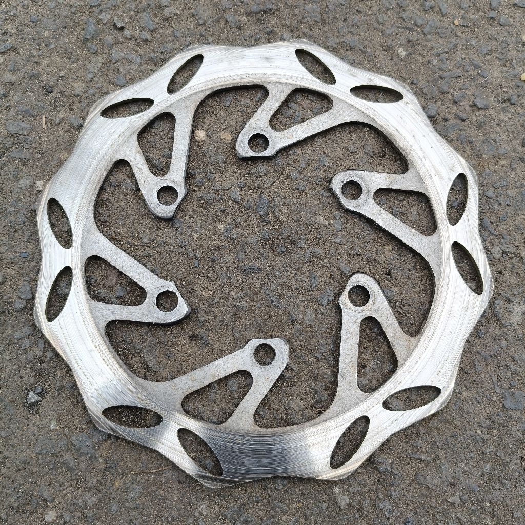 Piringan cakram depan KLX 150 Variasi (bekas)