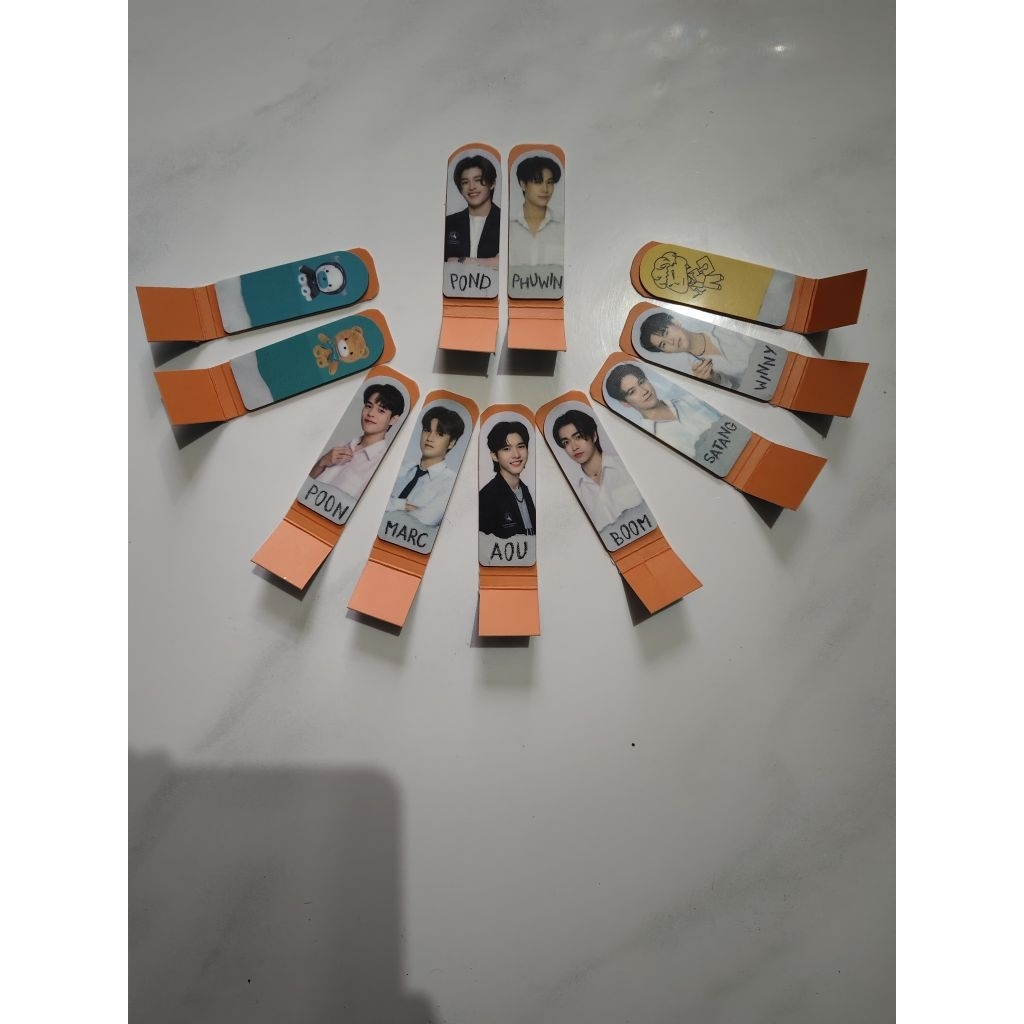 SHARING BOXSET WE ARE Pond phuwin sticky note - sharing sticky note we are winny satang aou boom mar