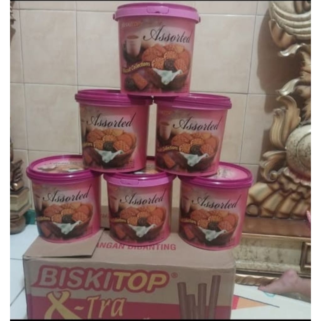 Biskitop Assorted Pink 400gr
