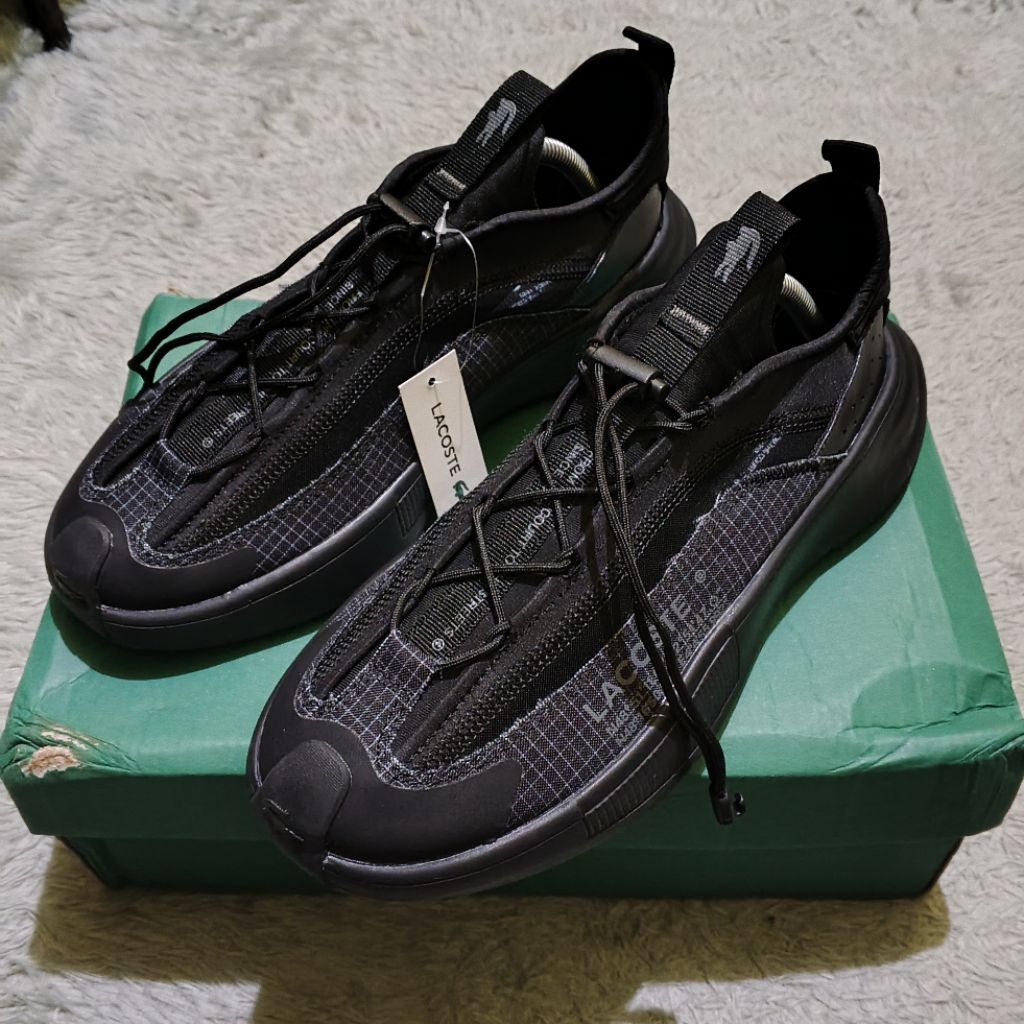 Sepatu Second Original Lacoste size 40 insole 25 cm / 250 casual running outdoor