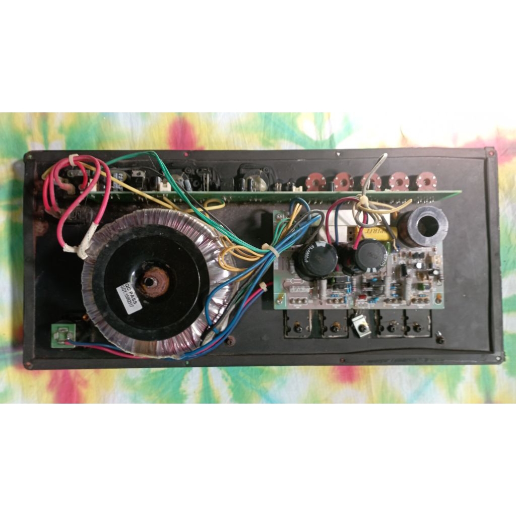 Mesin Speaker aktif bekas