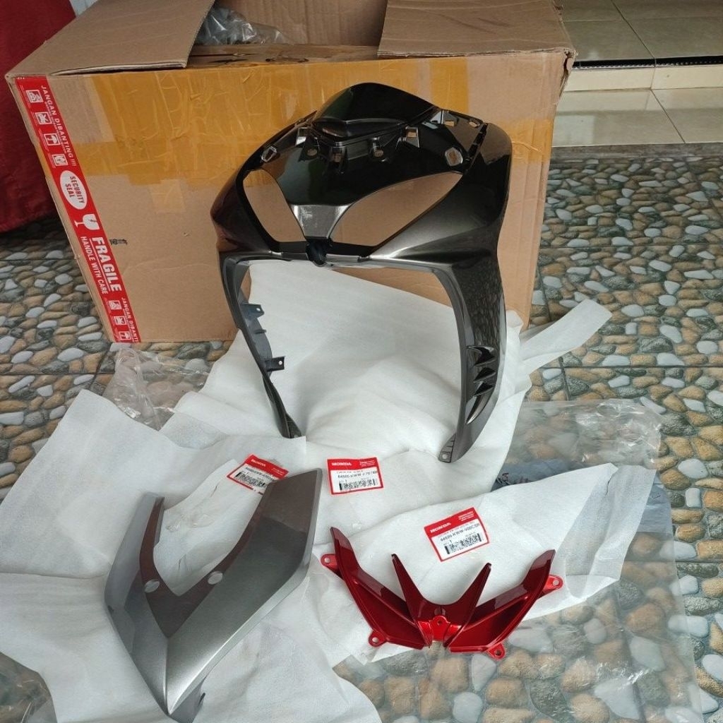 TAMENG DEPAN BODY DEPAN REVO DX REVO AT MATIC 110 REVO ABSOLUTE ORIGINAL AHM 64500-KWW-A70TBR COKLAT