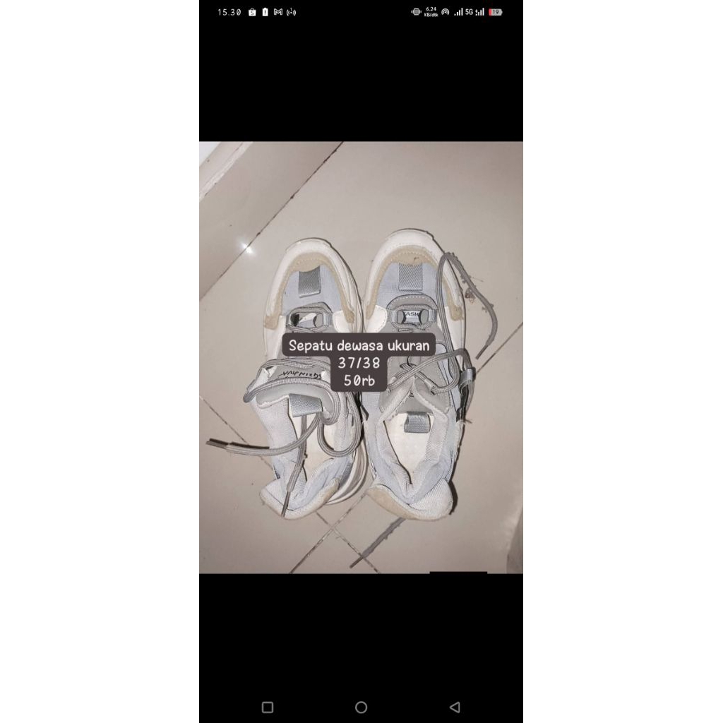 PL sepatu sneakers cewe