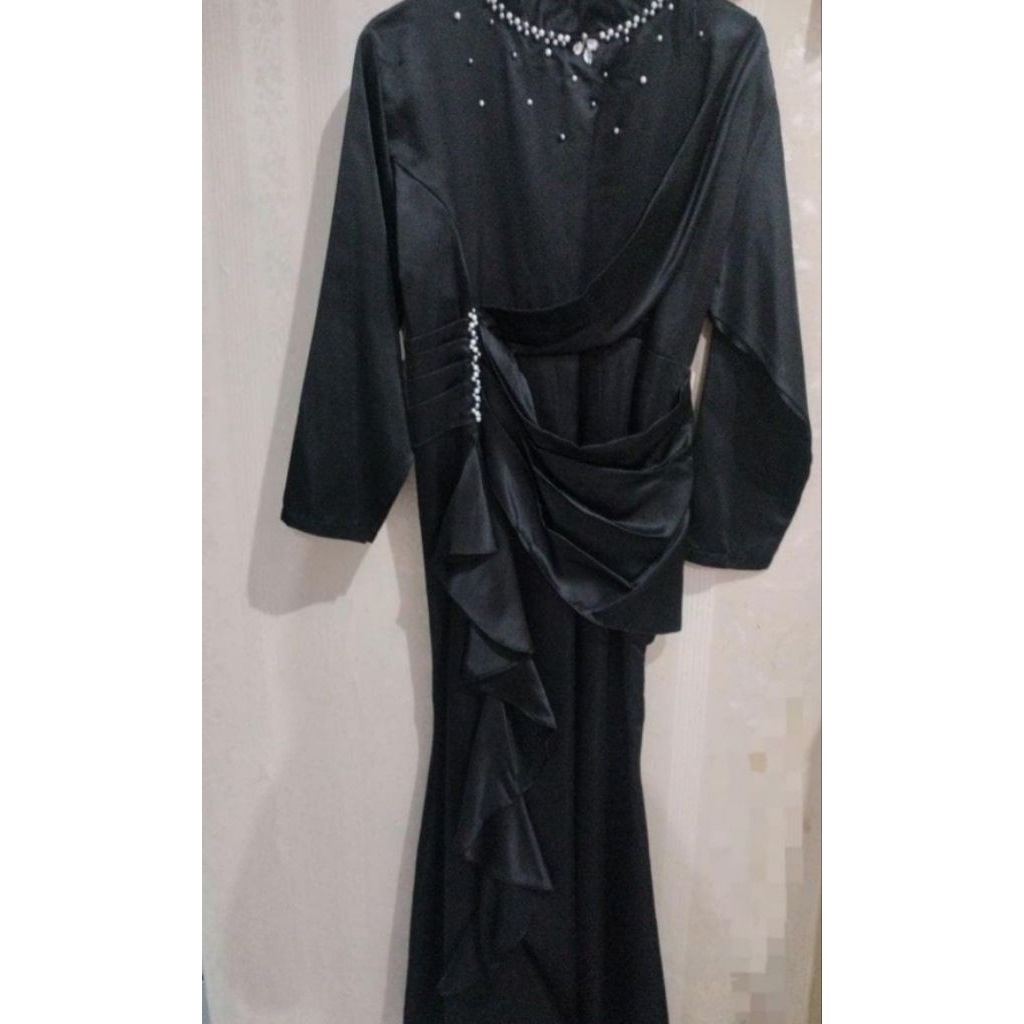 Gamis/Dress Hitam Velvet Satin