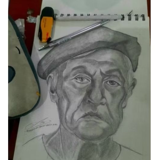 custom Sketsa wajah berfigura dan dapat di jadikan keychain