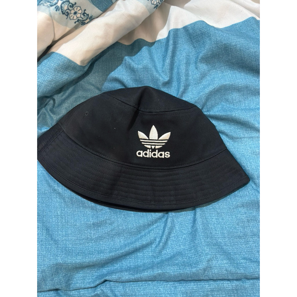 Topi trefoil bucket hat Adidas black