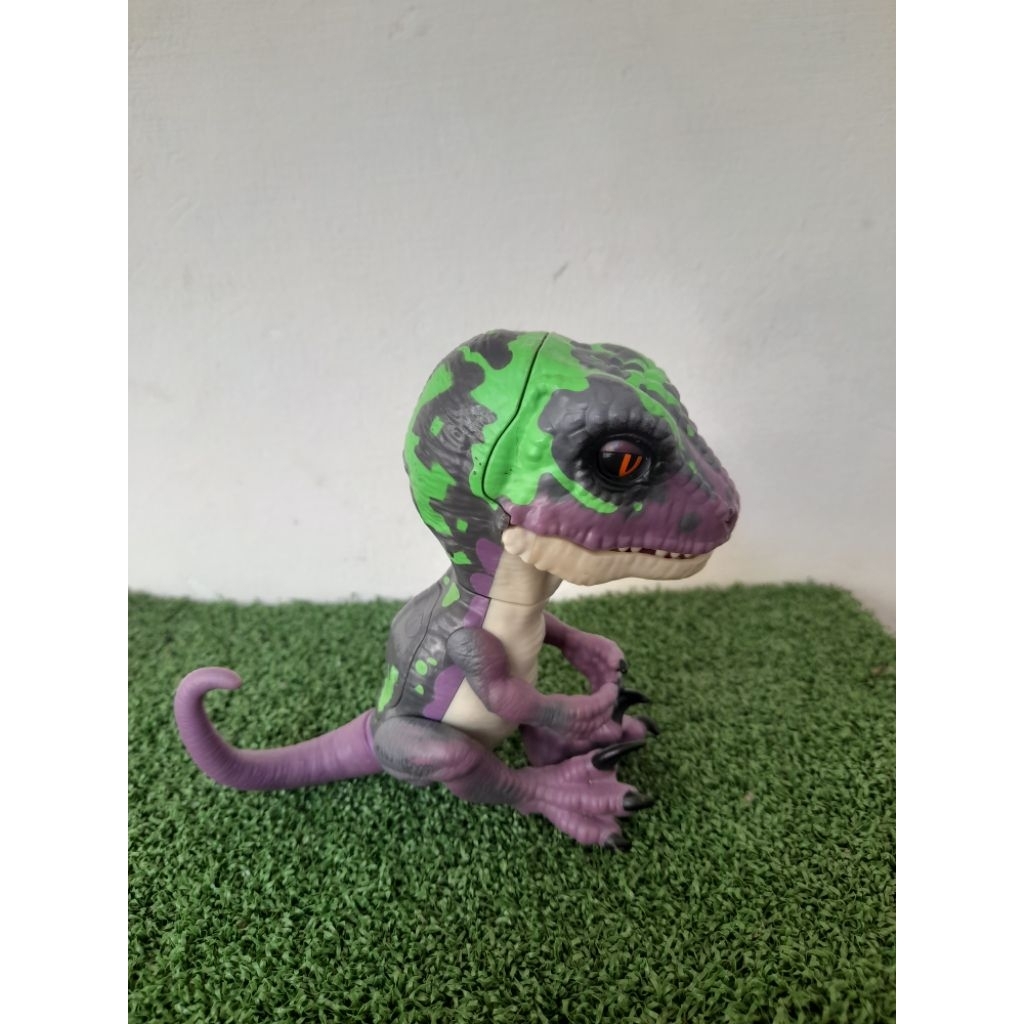 fingerlings WowWee dinosaurus