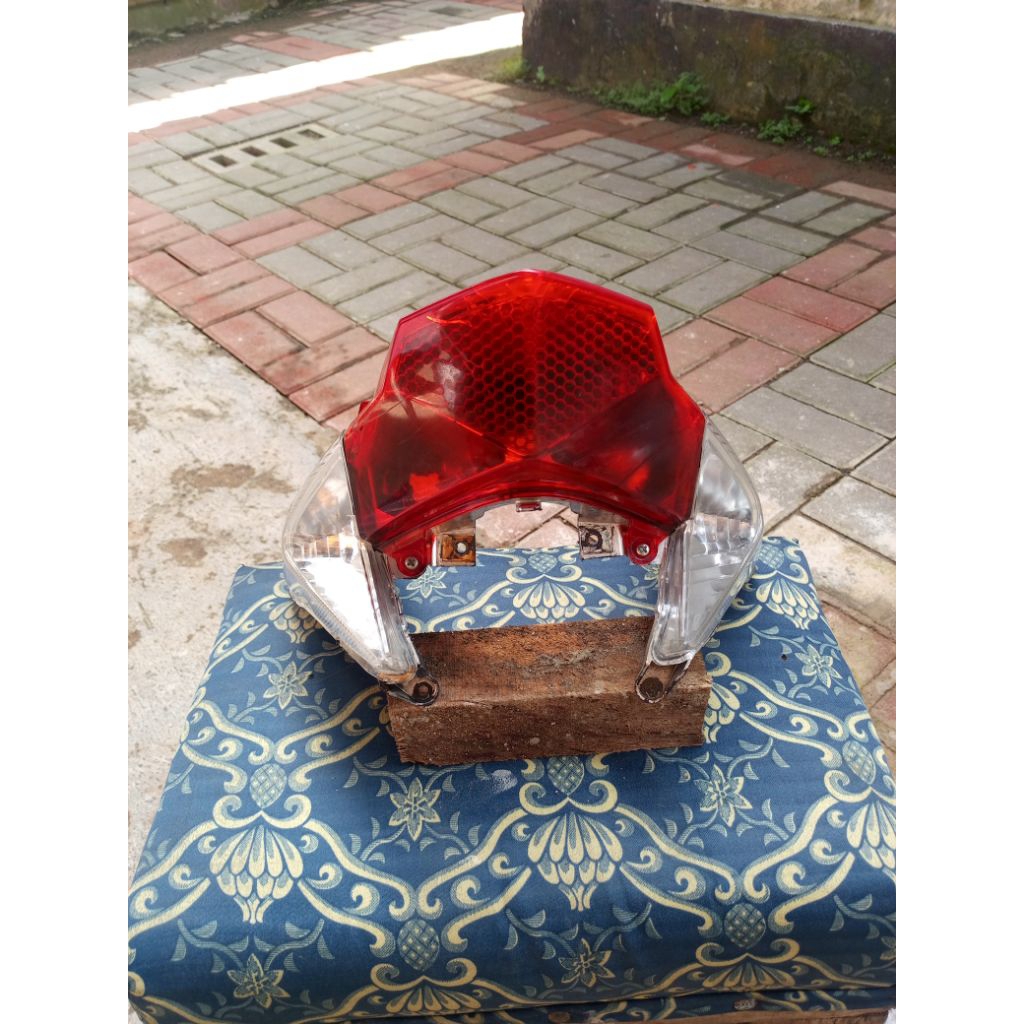 reflektor lampu stop belakang rem Vario 125 kzr