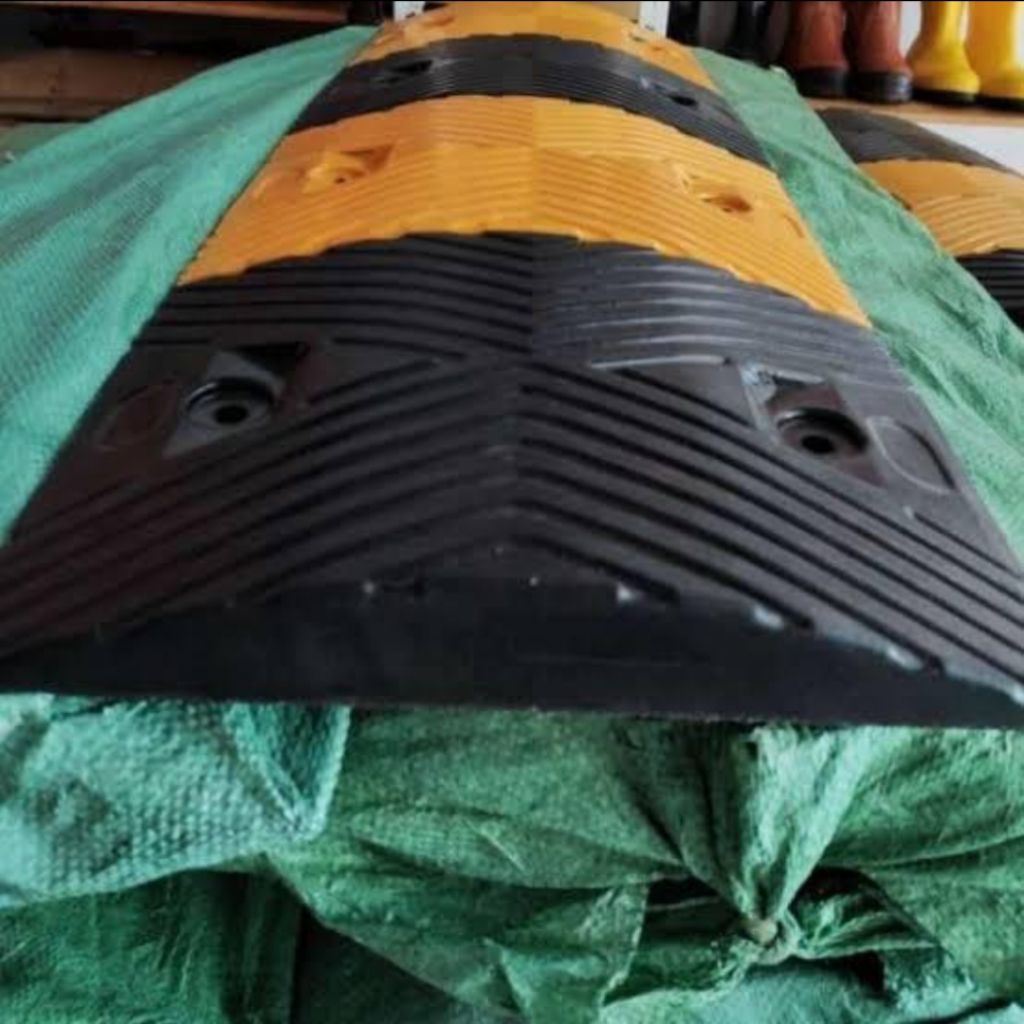 Speed Bump Rubber Tinggi 7 cm - Polisi Tidur 1 Meter - Polisi Tidur Tinggi 7cm