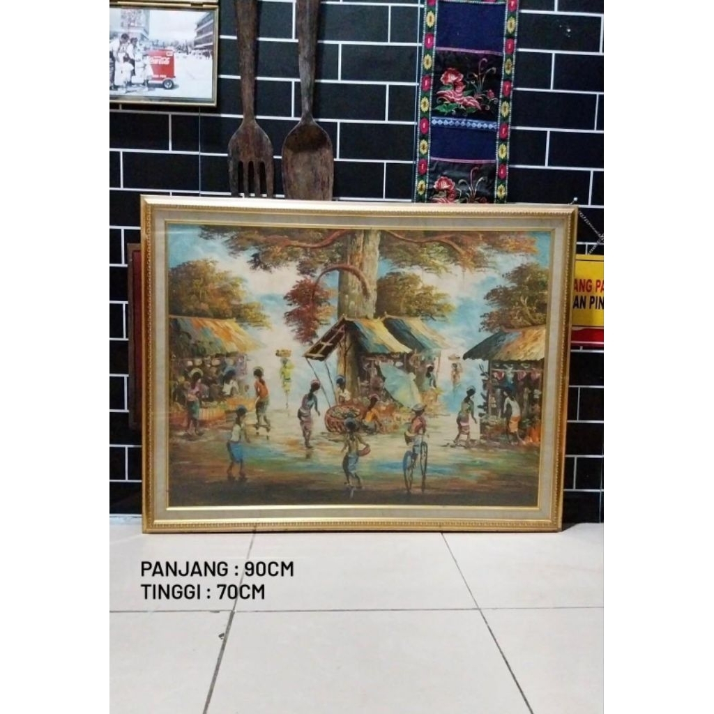 Lukisan canvas pasar tradisional dan ikan koi