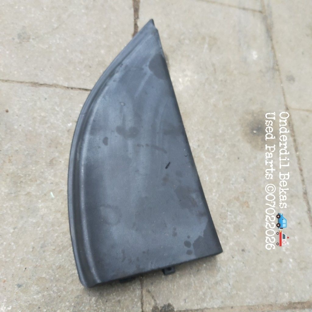 garnish segitiga spion kanan hyundai Getz