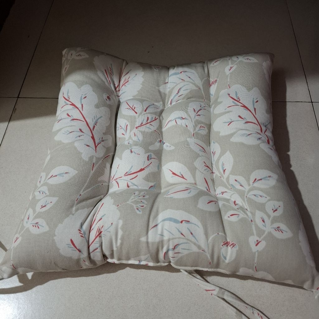 Bantal Dudukan