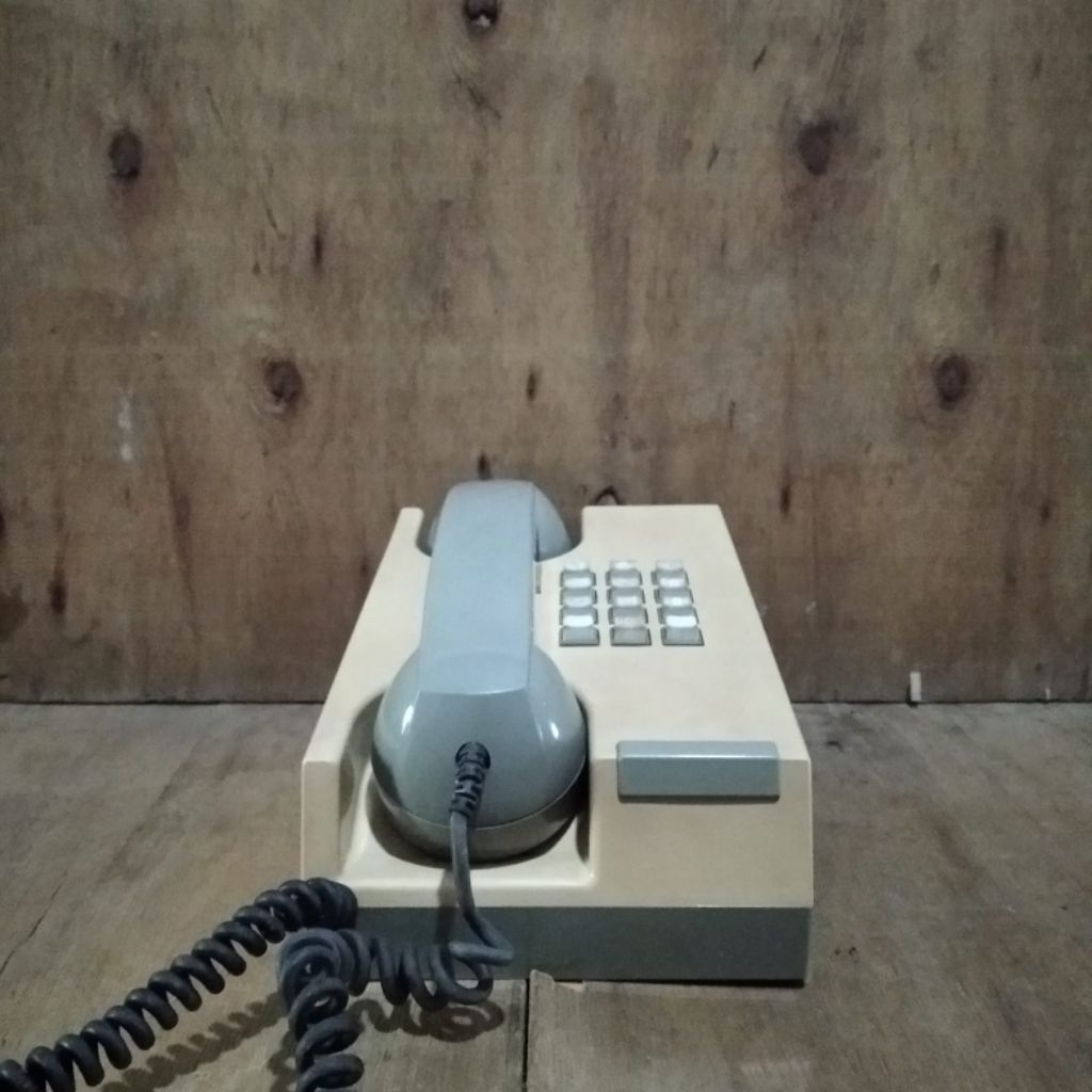 Telepon rumah telepon kabel jadul antik vintage lawas kuno