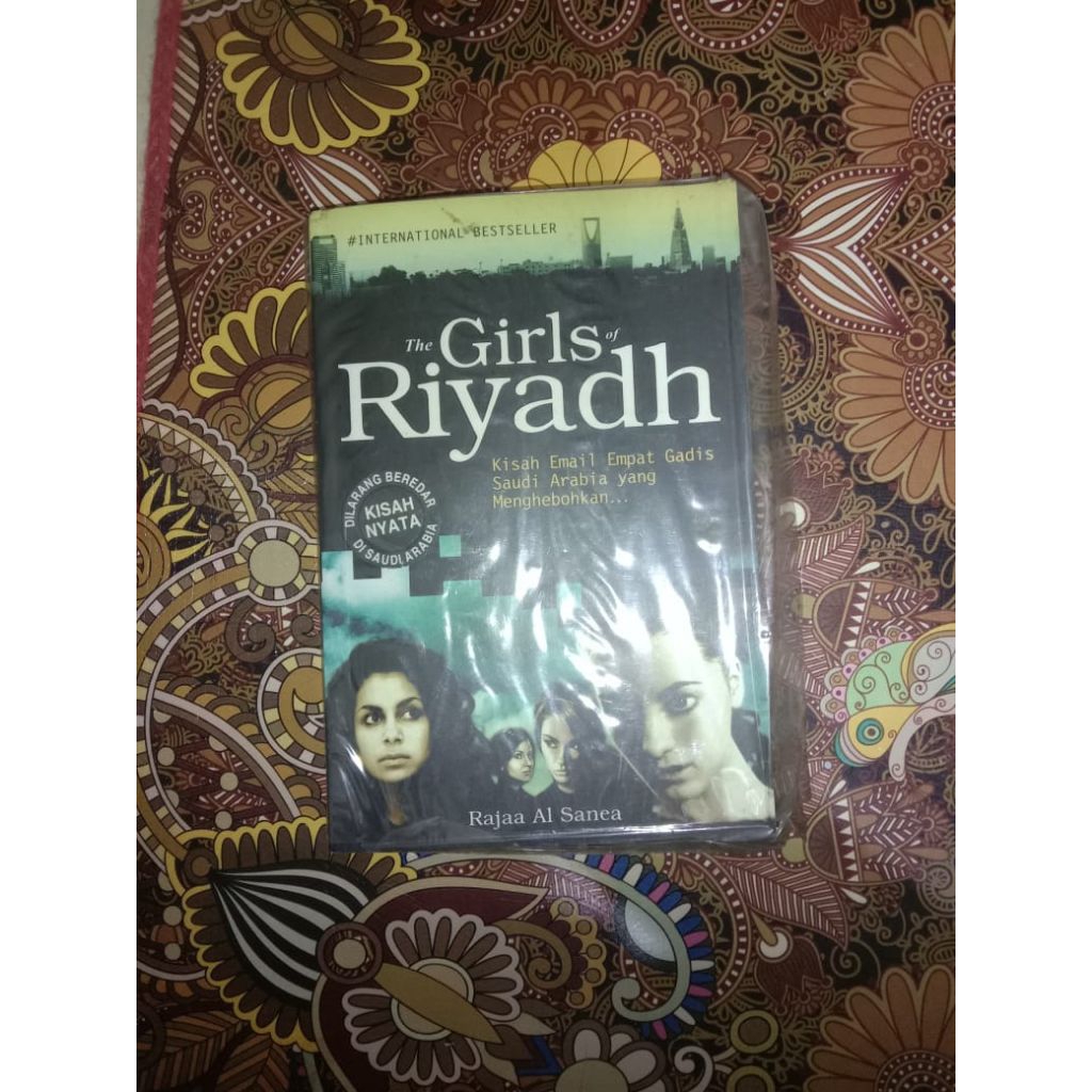 BUKU THE GIRLS OF RIYADH