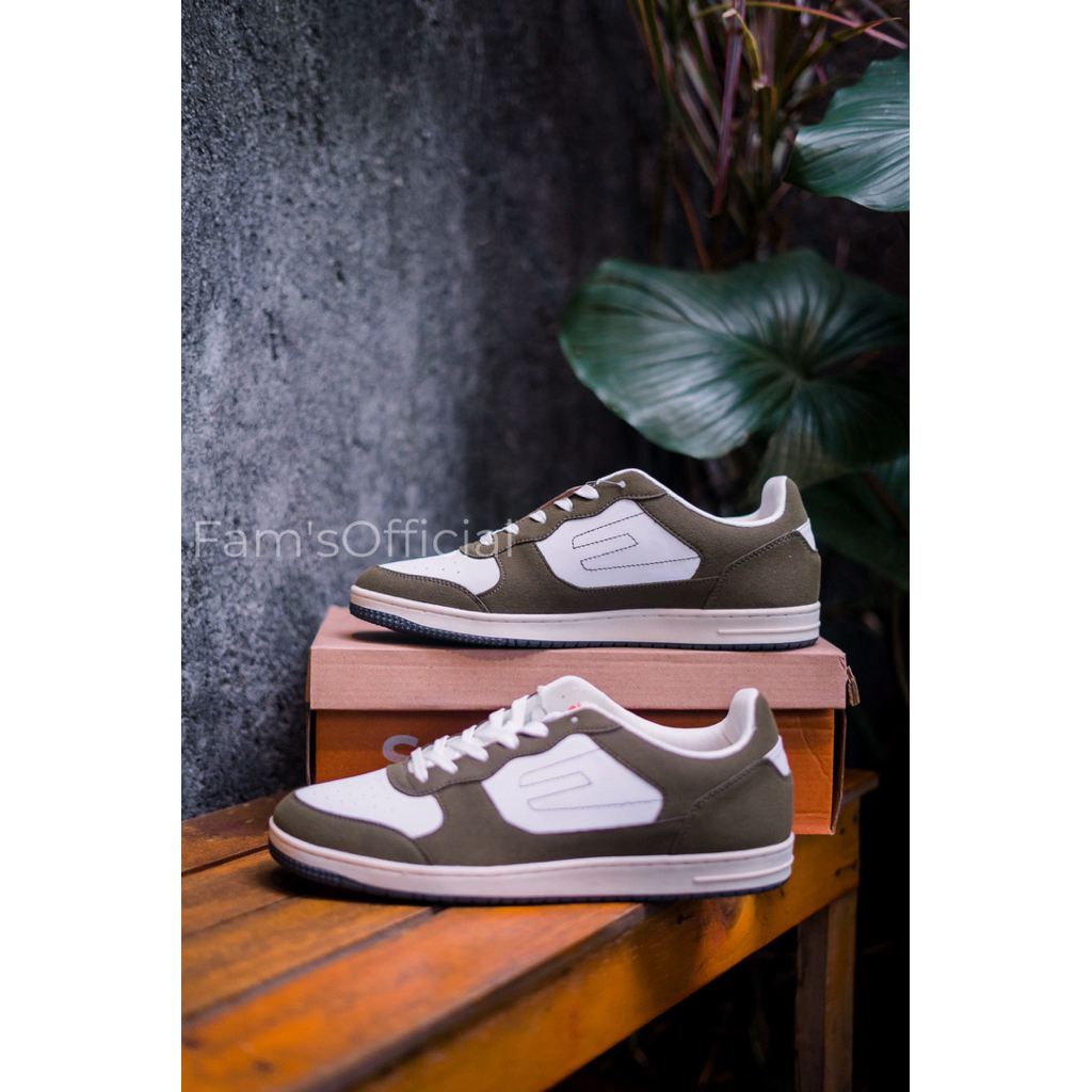 SEPATU SNEAKERS CASUAL EMBA
