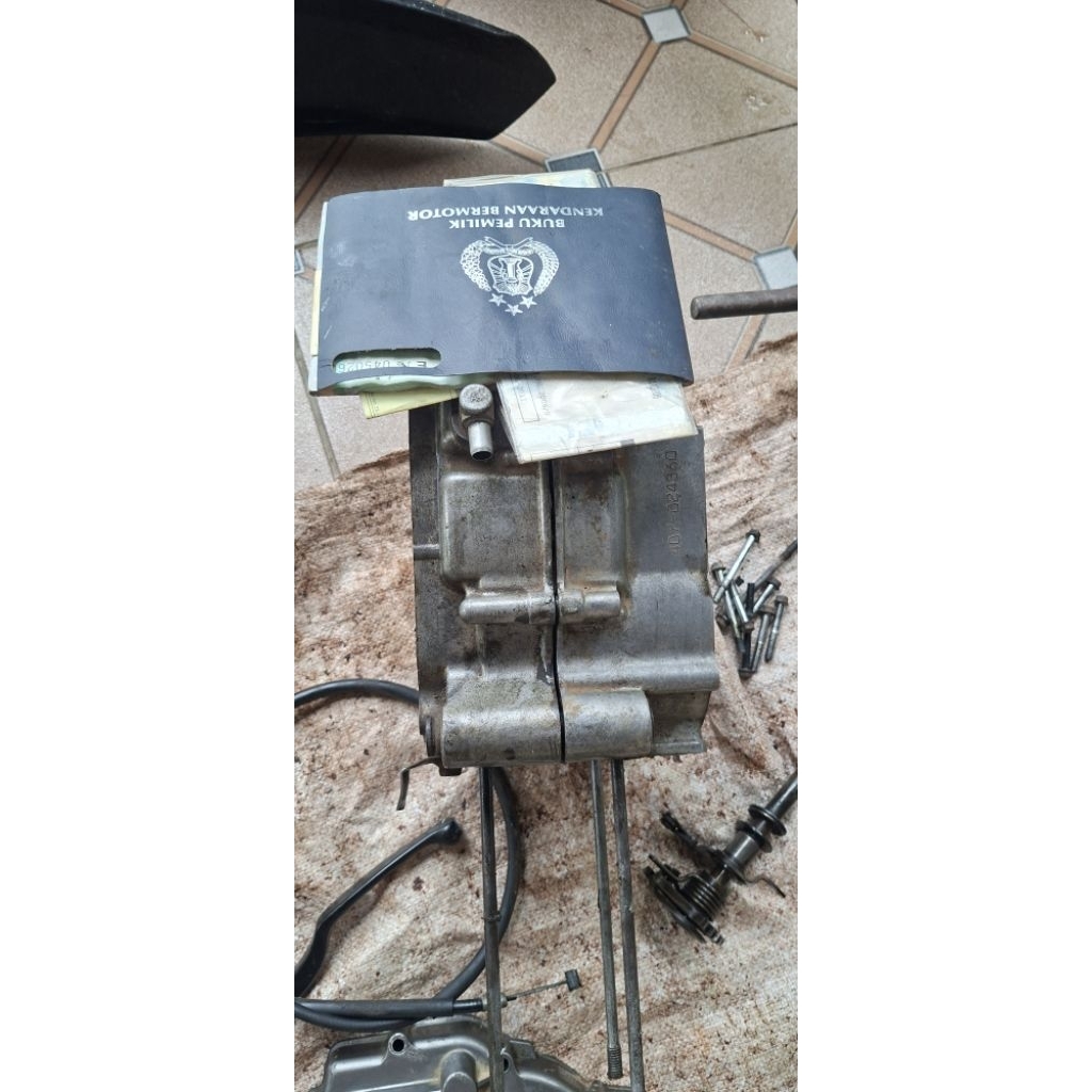 Crengkes mesin + Dokumen lengkap Vega r new kondisi mulus pol gada cacat