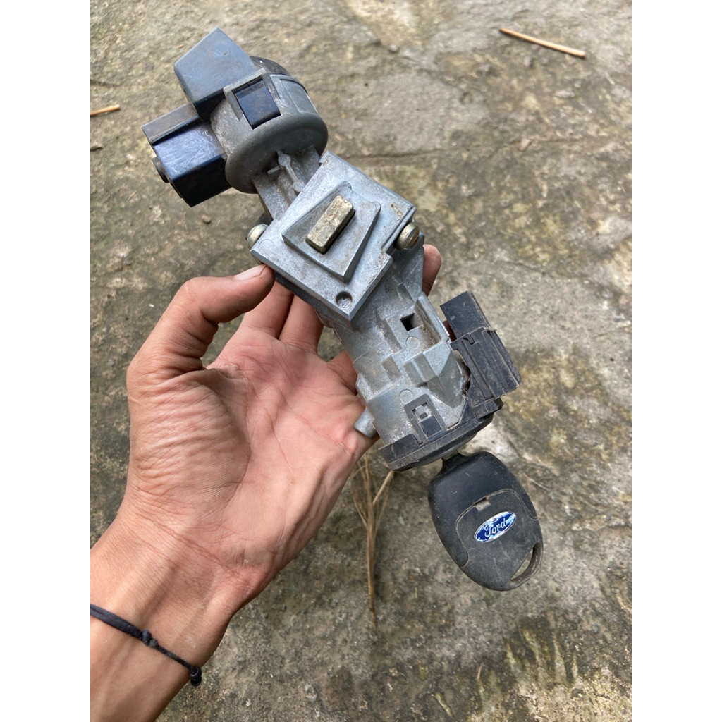 kunci kontak ford focus mk2