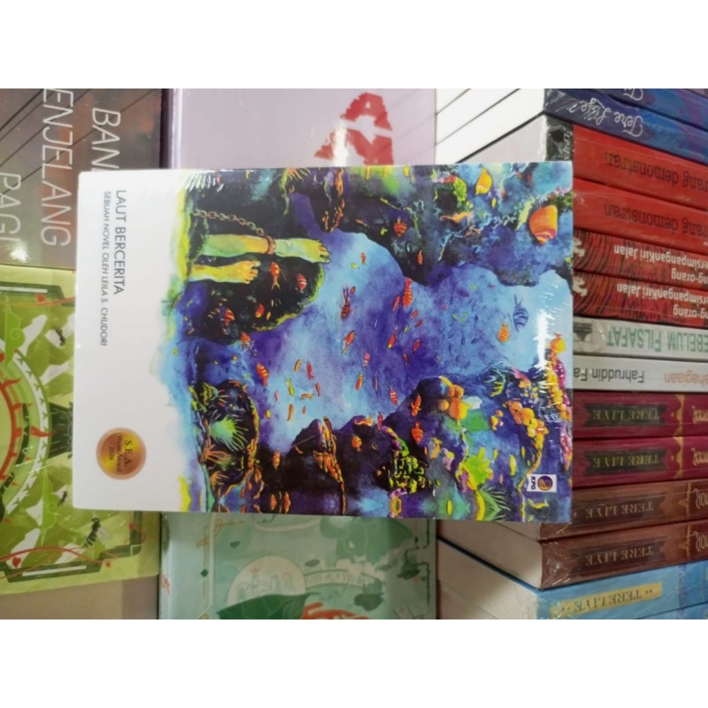 Buku LAUT BERCERITA
