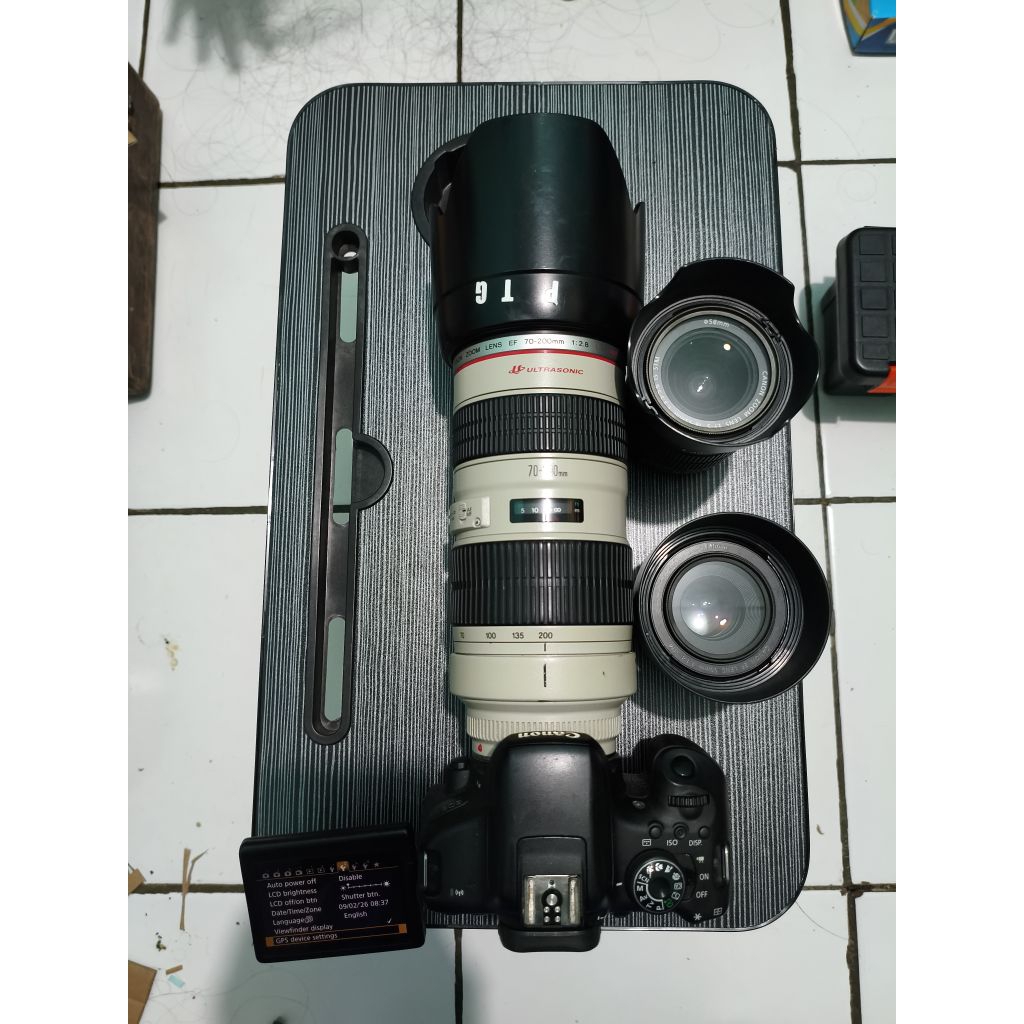 Kamera Canon 750d lensa kit + lensa 50 mm f 1.8 STM + lensa tele 70 - 200 f 2.8