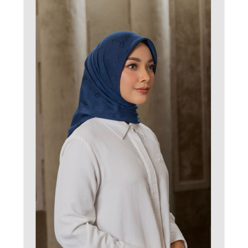 Preloved Hijab Wearing Klamby Monogram Chain