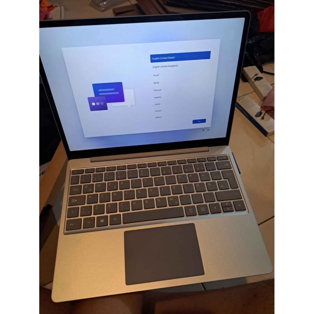 Microsoft Surface Laptop Go