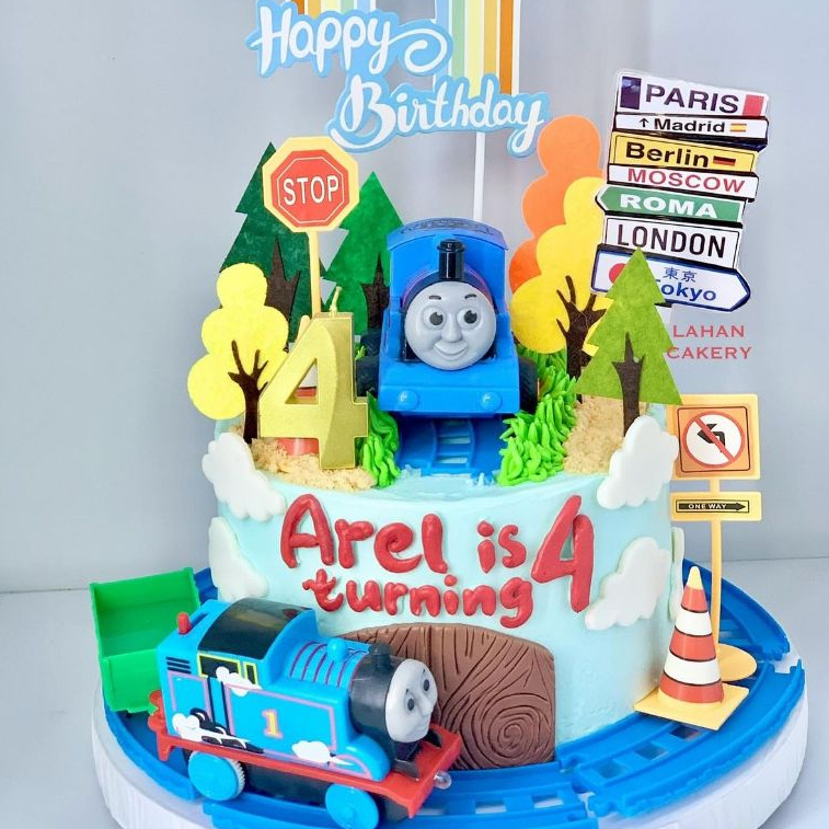 Topper Kue Kereta Api Thomas and Friends Model Mainan untuk Hiasan / Dekorasi Cake Ulang Tahun Anak