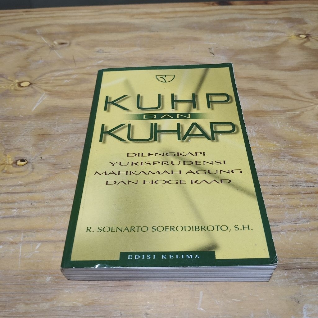 Buku KUHP dan KUHAP