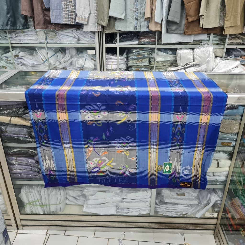 Sarung Tenun Mumtaz Full Sutera Motif Kembang Liris Timbul