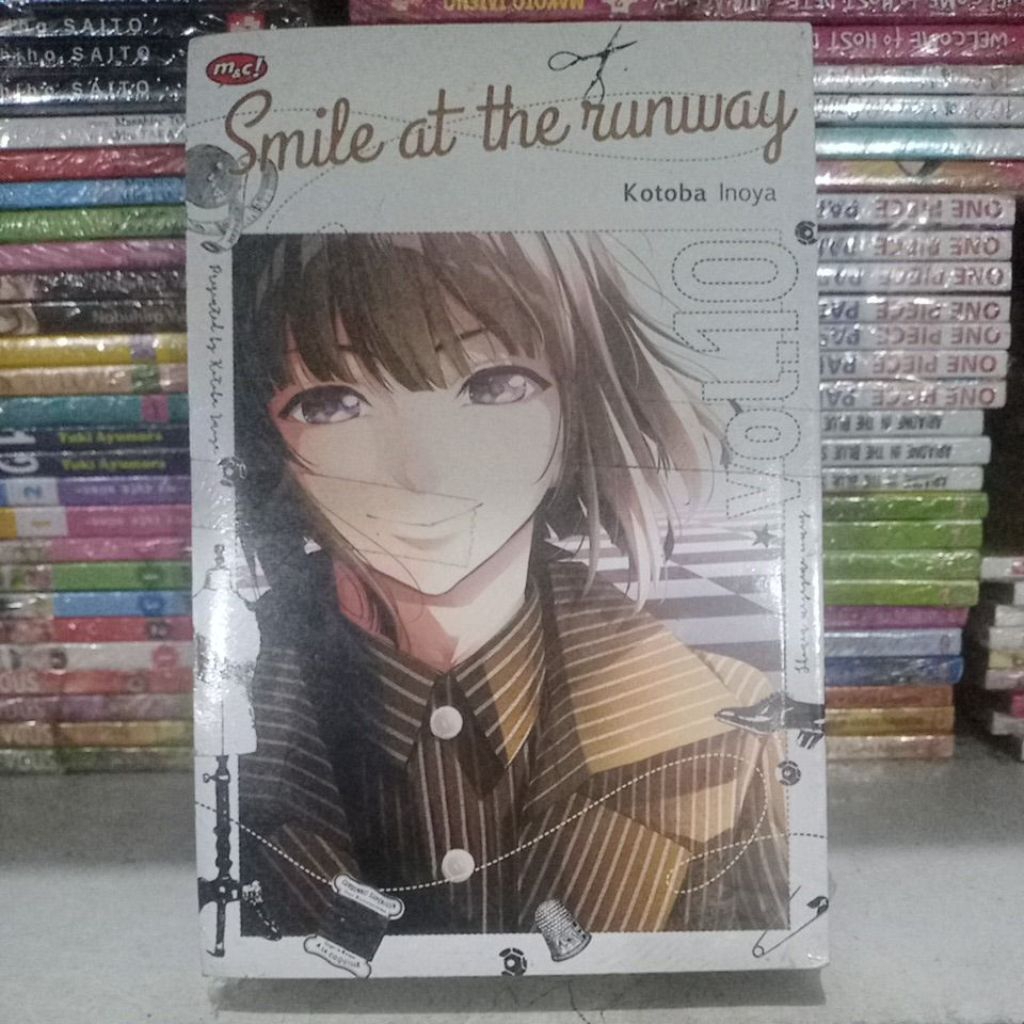 Komik Smile at The Runway 1-10