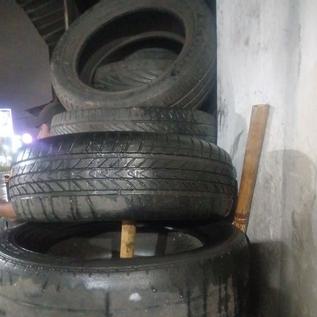 ban ukuran 225/50/18  brigstone alenza