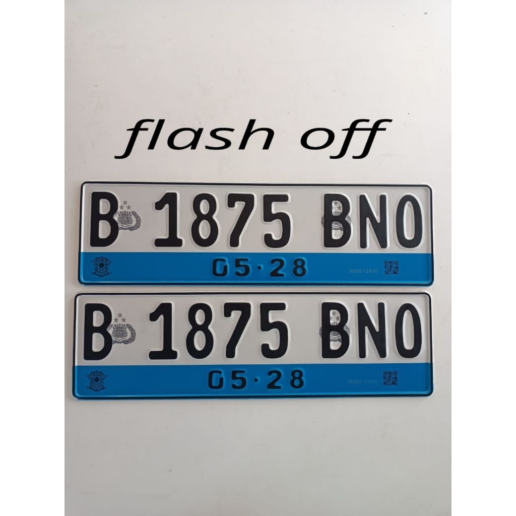 PLAT NOMOR MOBIL LISTRIK REFLEKTIF PUTIH BARCODE