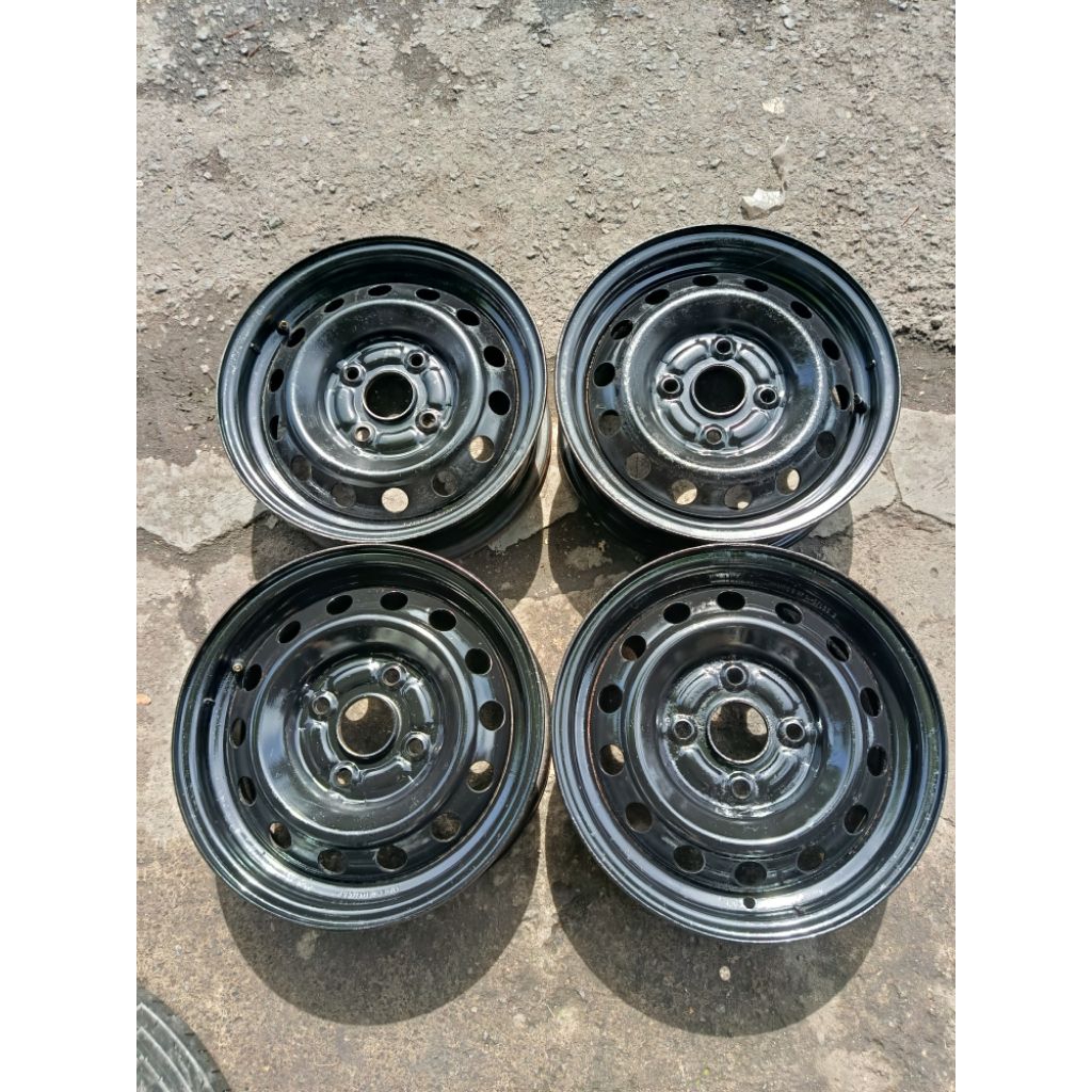 Velg Mobil Kaleng Toyota Kijang Kapsul R14 Pcd 4x114