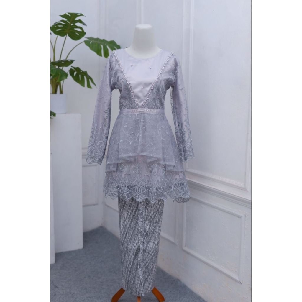 preloved kebaya wisuda