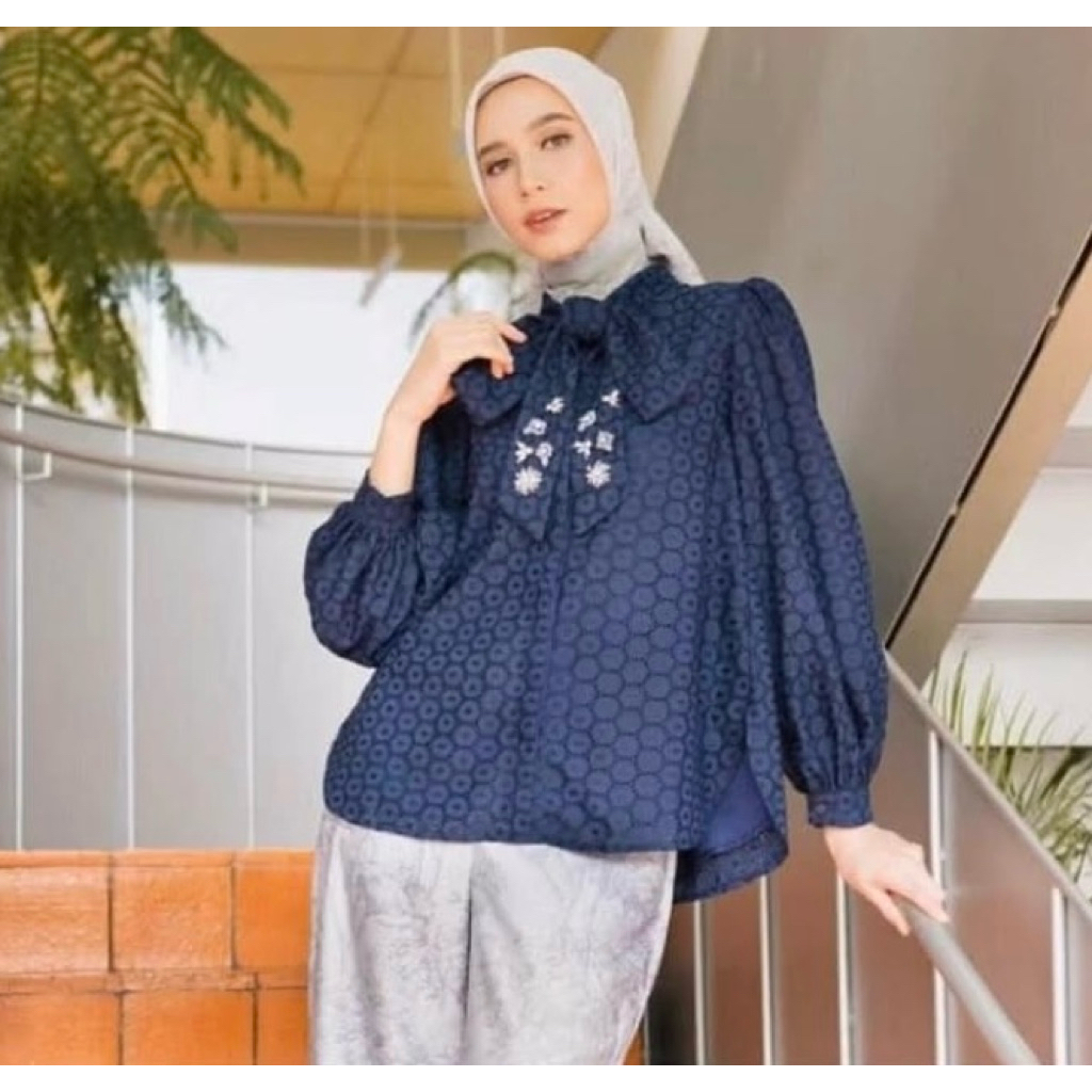 preloved venna top navy jenna and kaia