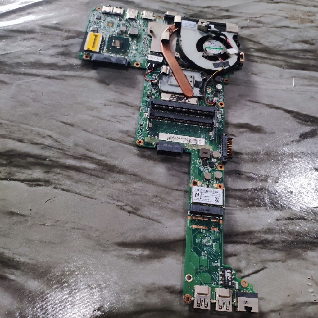 motherboard Mainboard Mobo normal laptop Toshiba L840