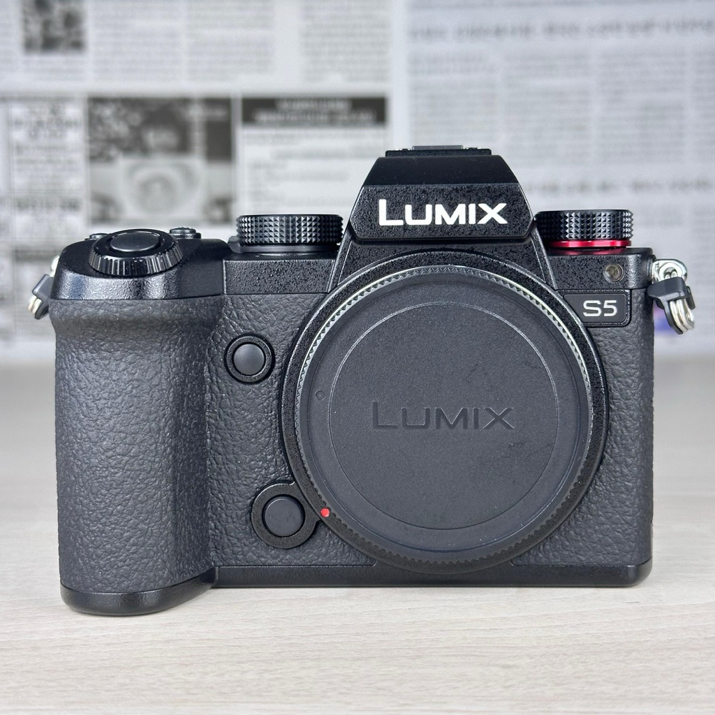 Lumix S5 Mirrorless