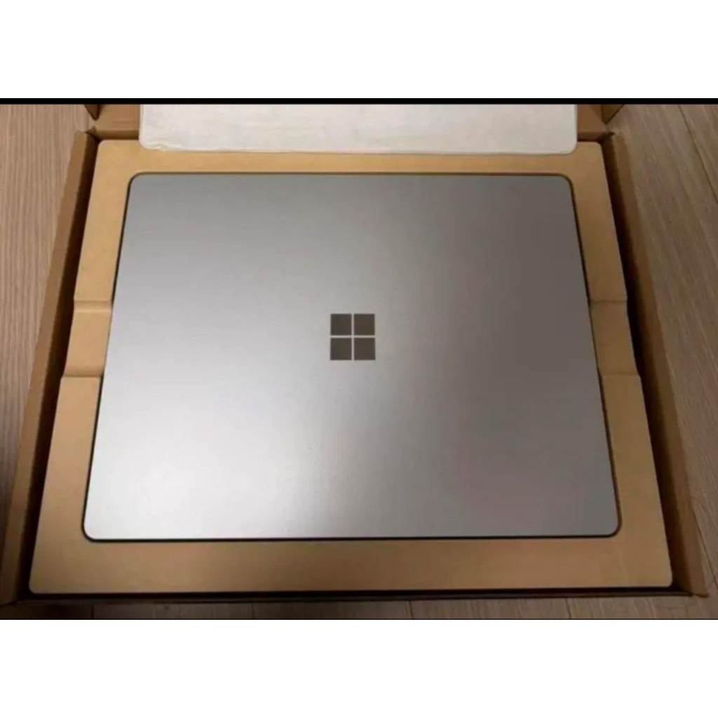 Microsoft Surface Laptop 5 2022 i5 Gen 12 / RAM 8GB / SSD 256GB / Touchscreen 13.5” – Like New