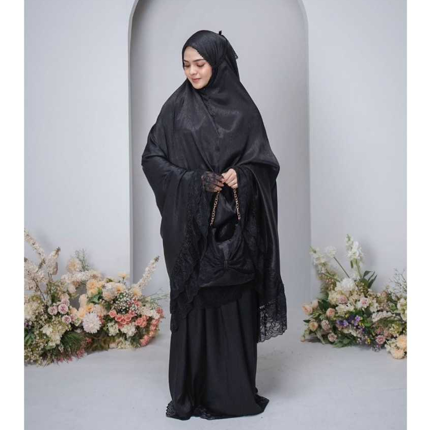 Mukena Armani Silk Premium Polos – Hitam Putih Elegant Luxury Look untuk Sholat Haji Umroh