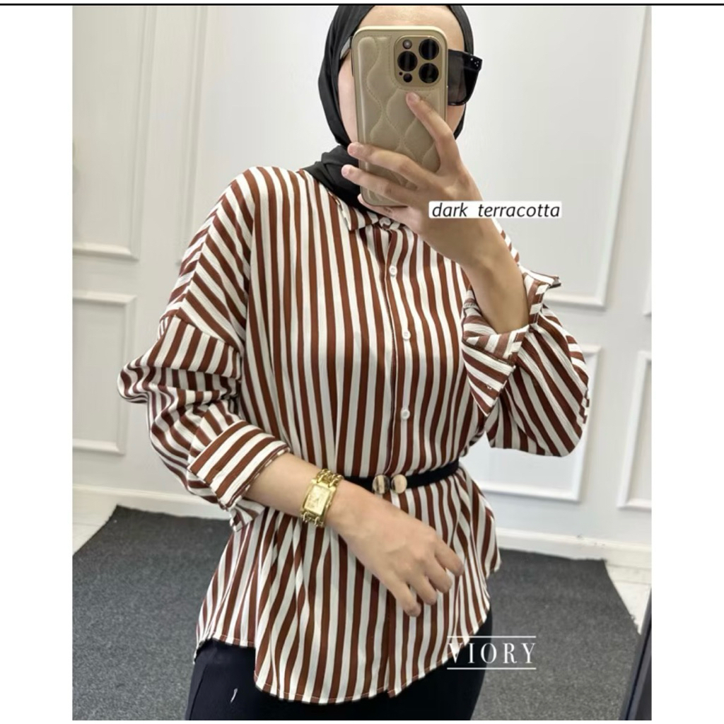 [PRELOVED] KEMEJA STRIPE  BY @VIORY