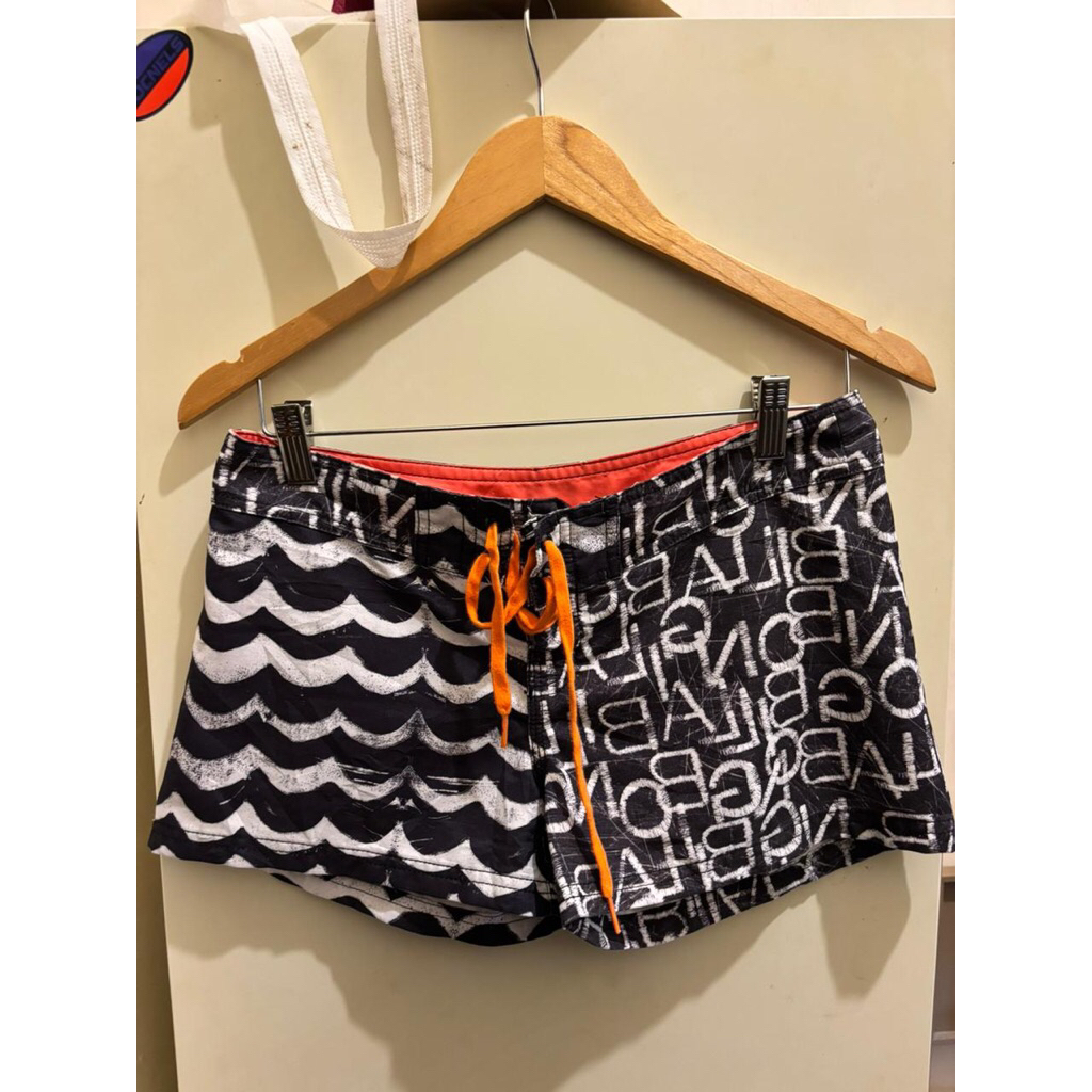 celana pendek billabong