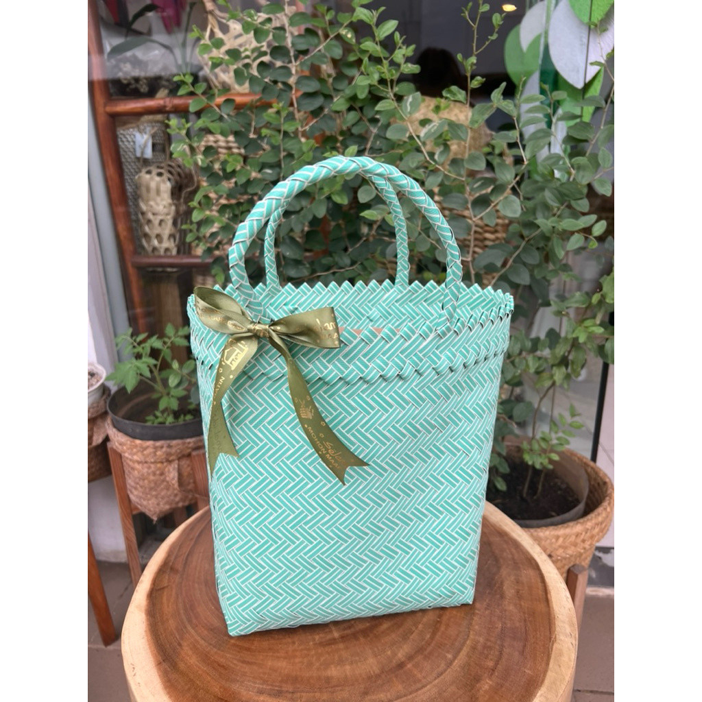 Tas Hampers Anyaman / Tas Bingkisan Lurik Polos E74